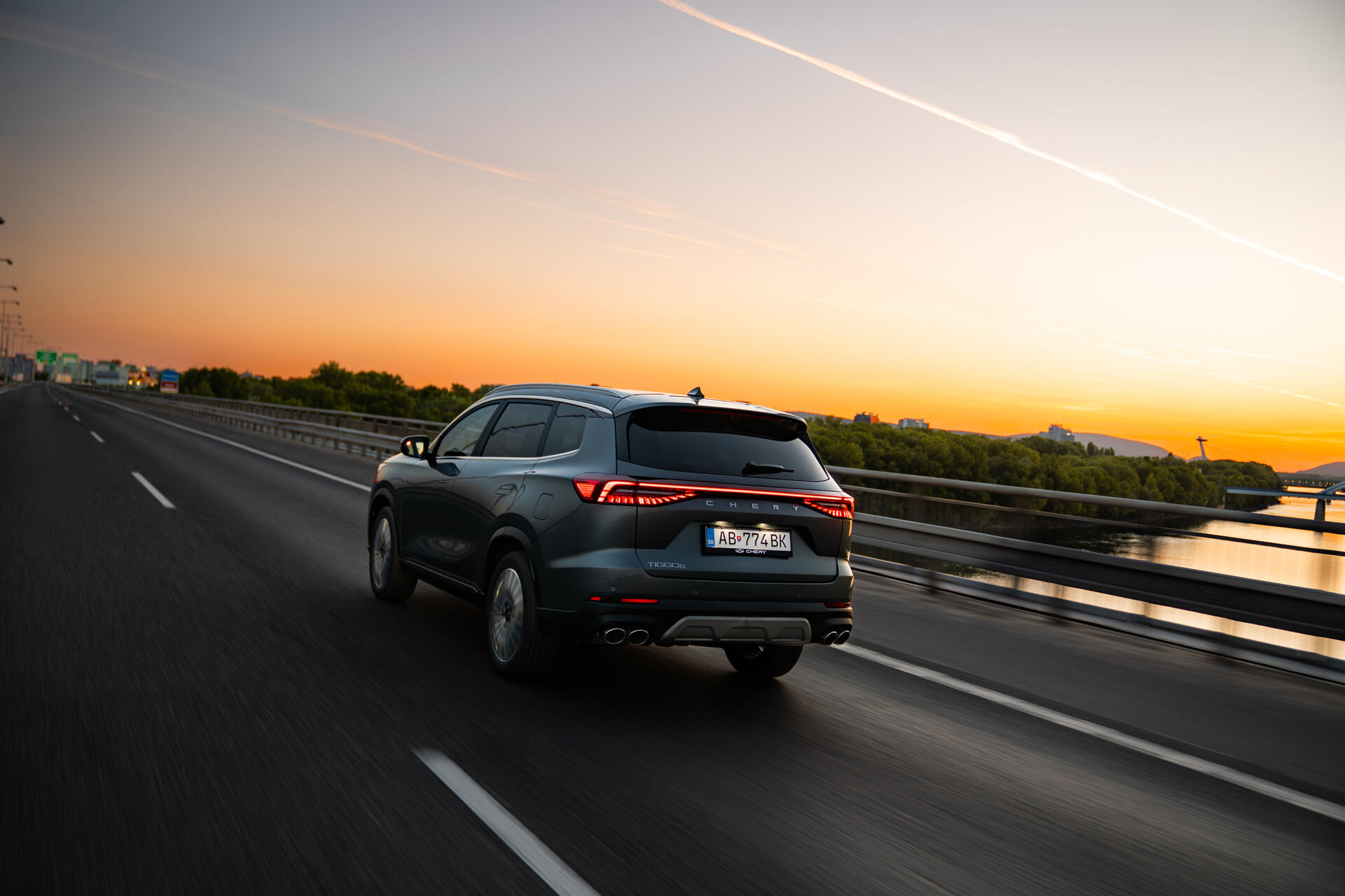 Tiggo 8 Plug-in Hybrid — fotografia 11
