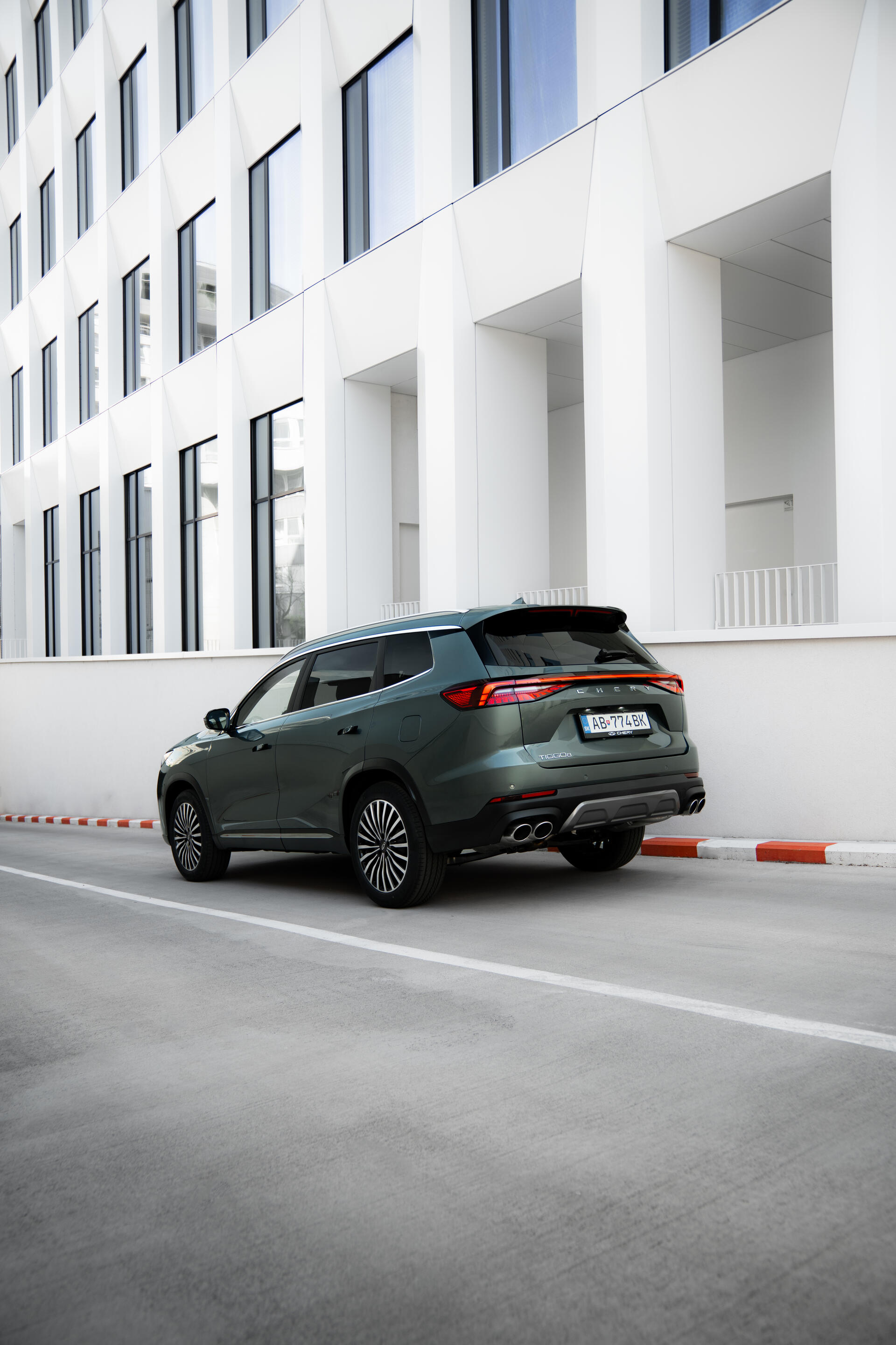 Tiggo 8 Plug-in Hybrid — fotografia 16