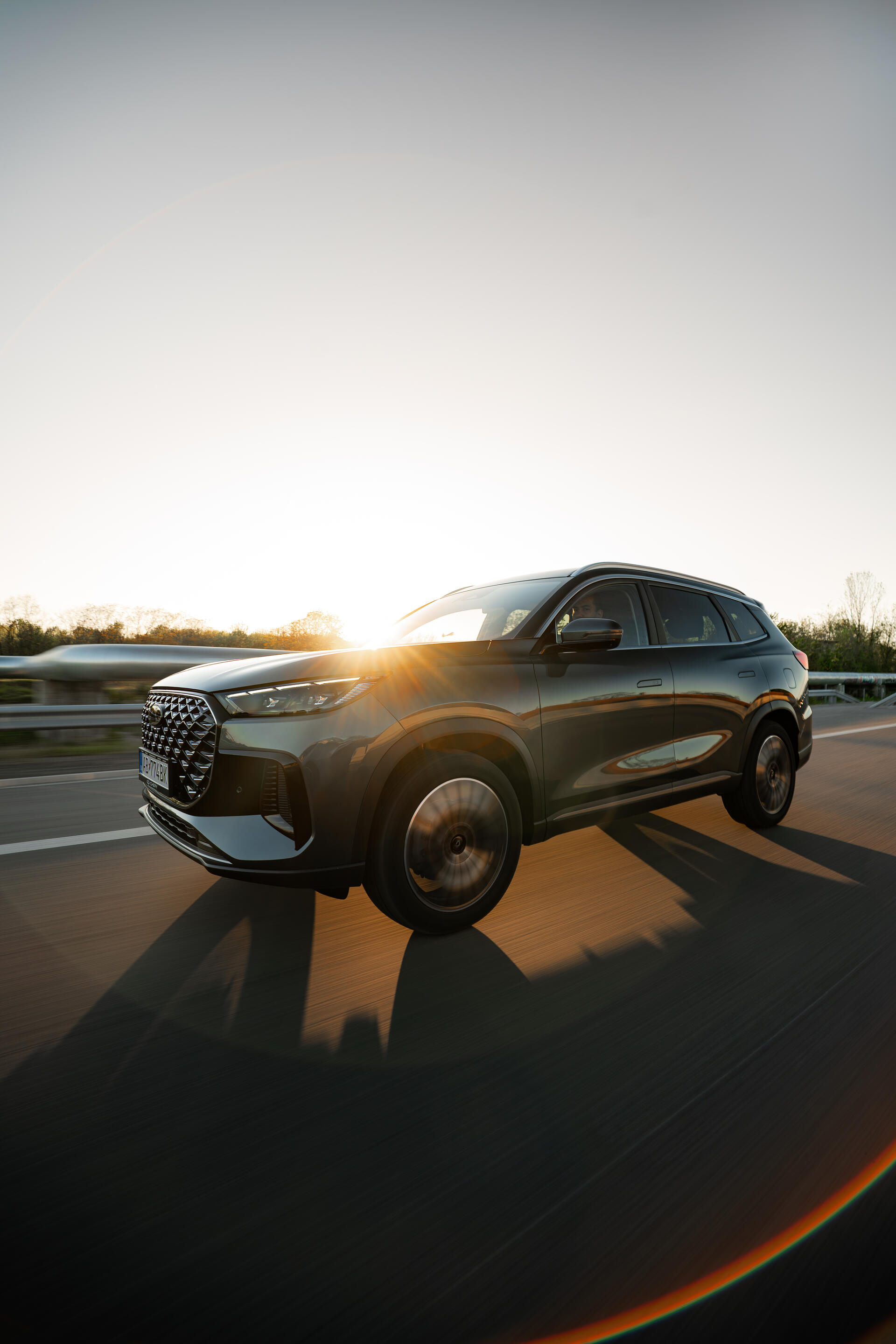 Tiggo 8 Plug-in Hybrid — fotografia 2