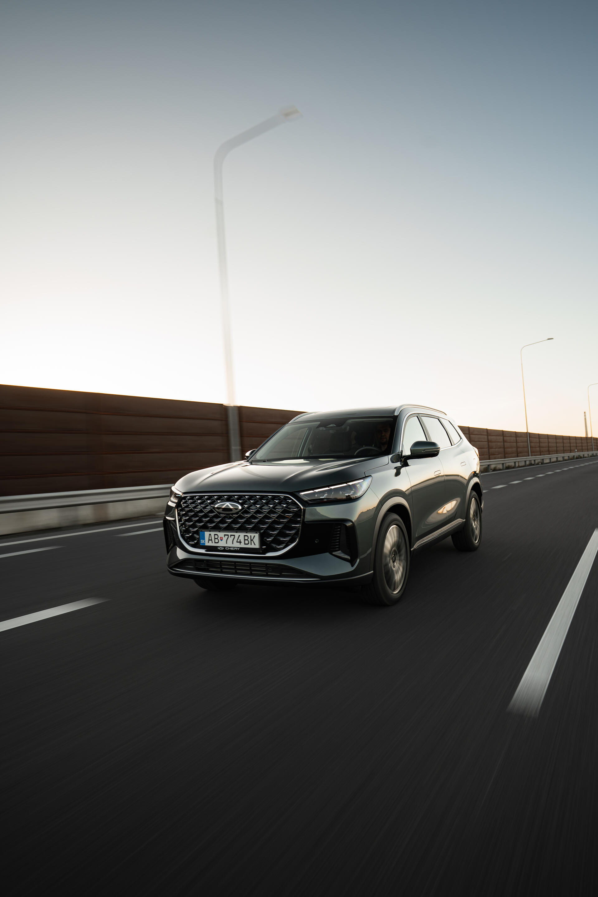 Tiggo 8 Plug-in Hybrid — fotografia 3