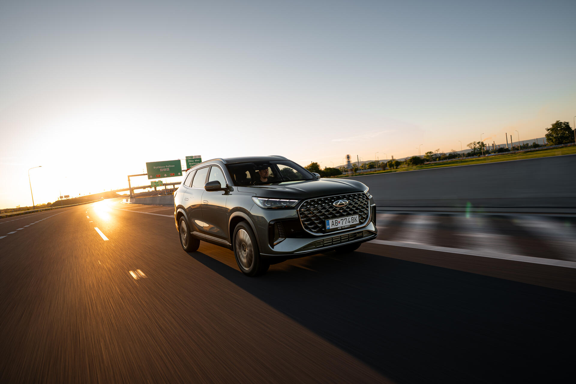 Tiggo 8 Plug-in Hybrid — fotografia 4