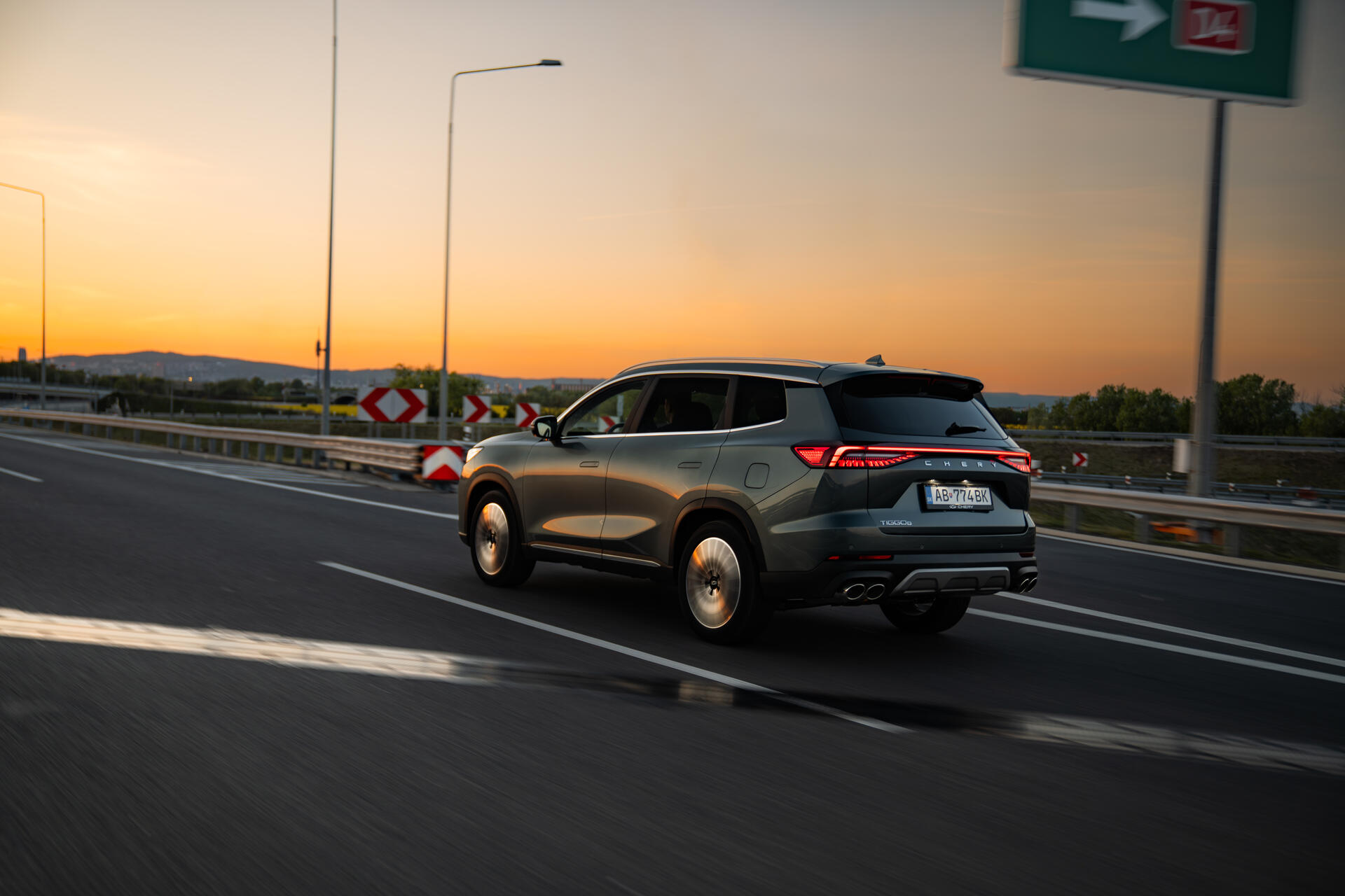 Tiggo 8 Plug-in Hybrid — fotografia 9